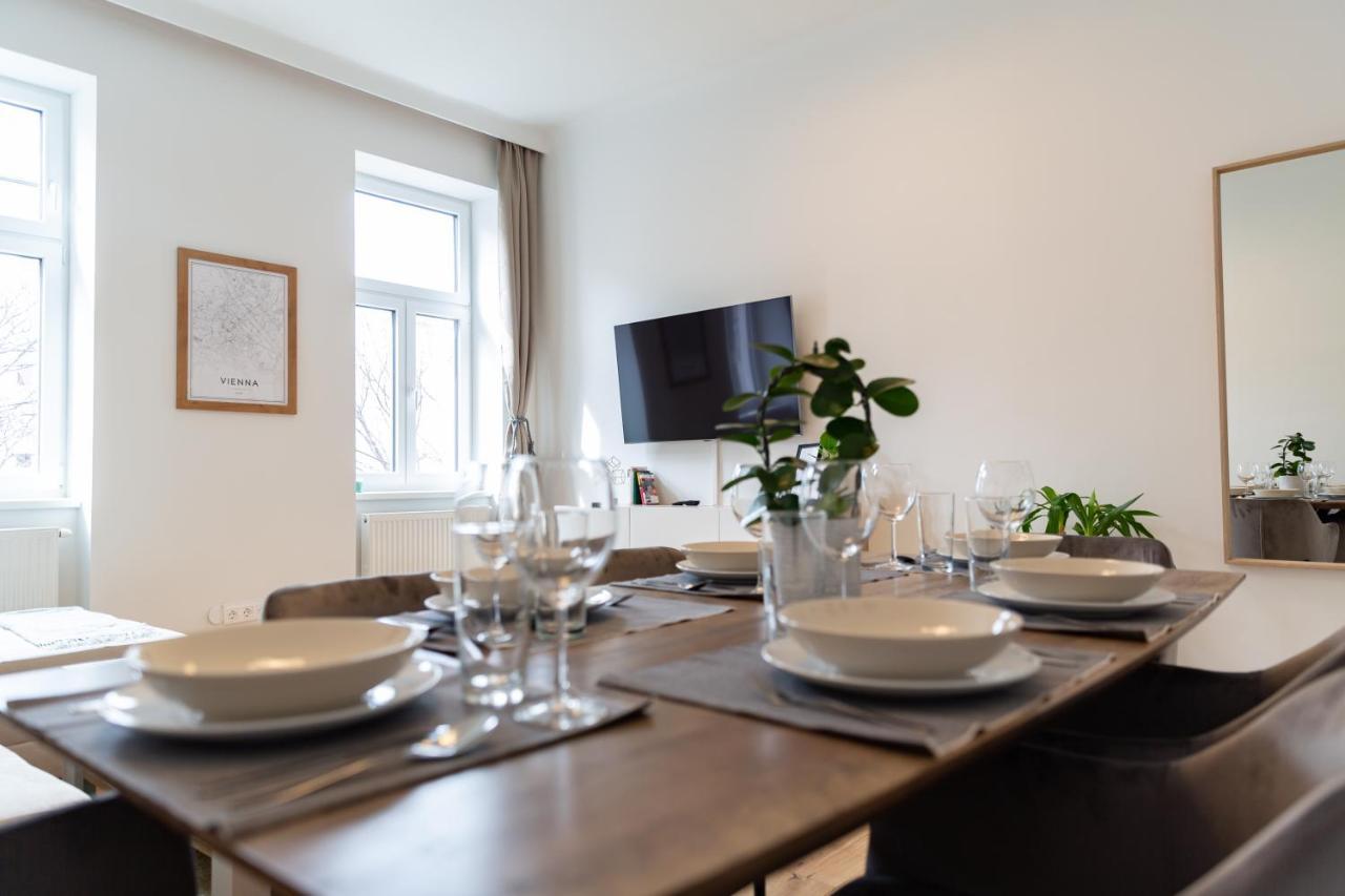 Cozy, Generous City Apartment - 10 Min To City-Centre - Contactless 24H Check-In Wina Bagian luar foto