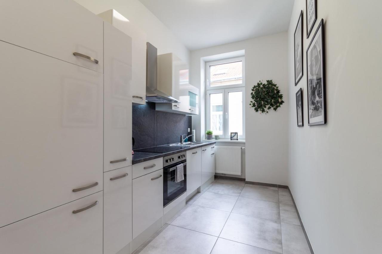 Cozy, Generous City Apartment - 10 Min To City-Centre - Contactless 24H Check-In Wina Bagian luar foto