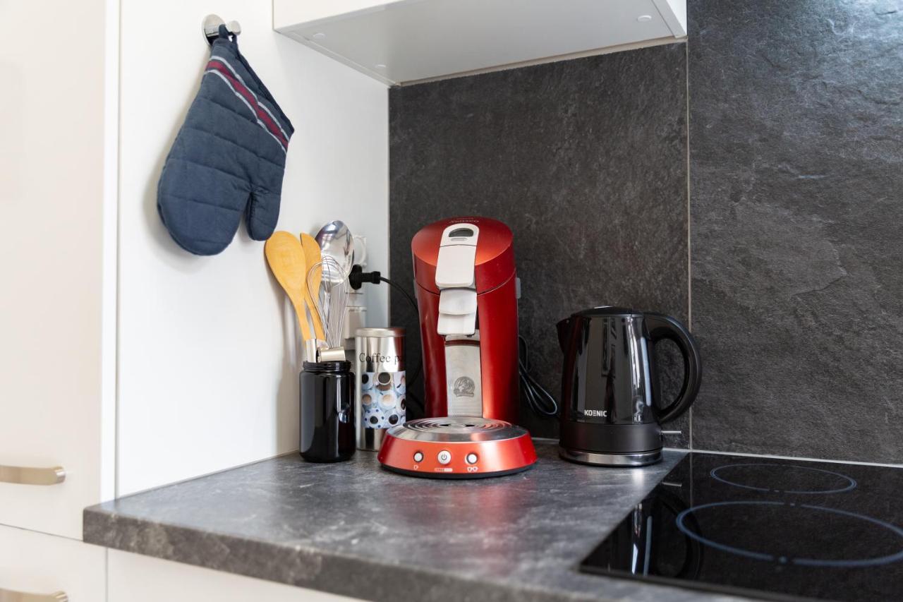 Cozy, Generous City Apartment - 10 Min To City-Centre - Contactless 24H Check-In Wina Bagian luar foto