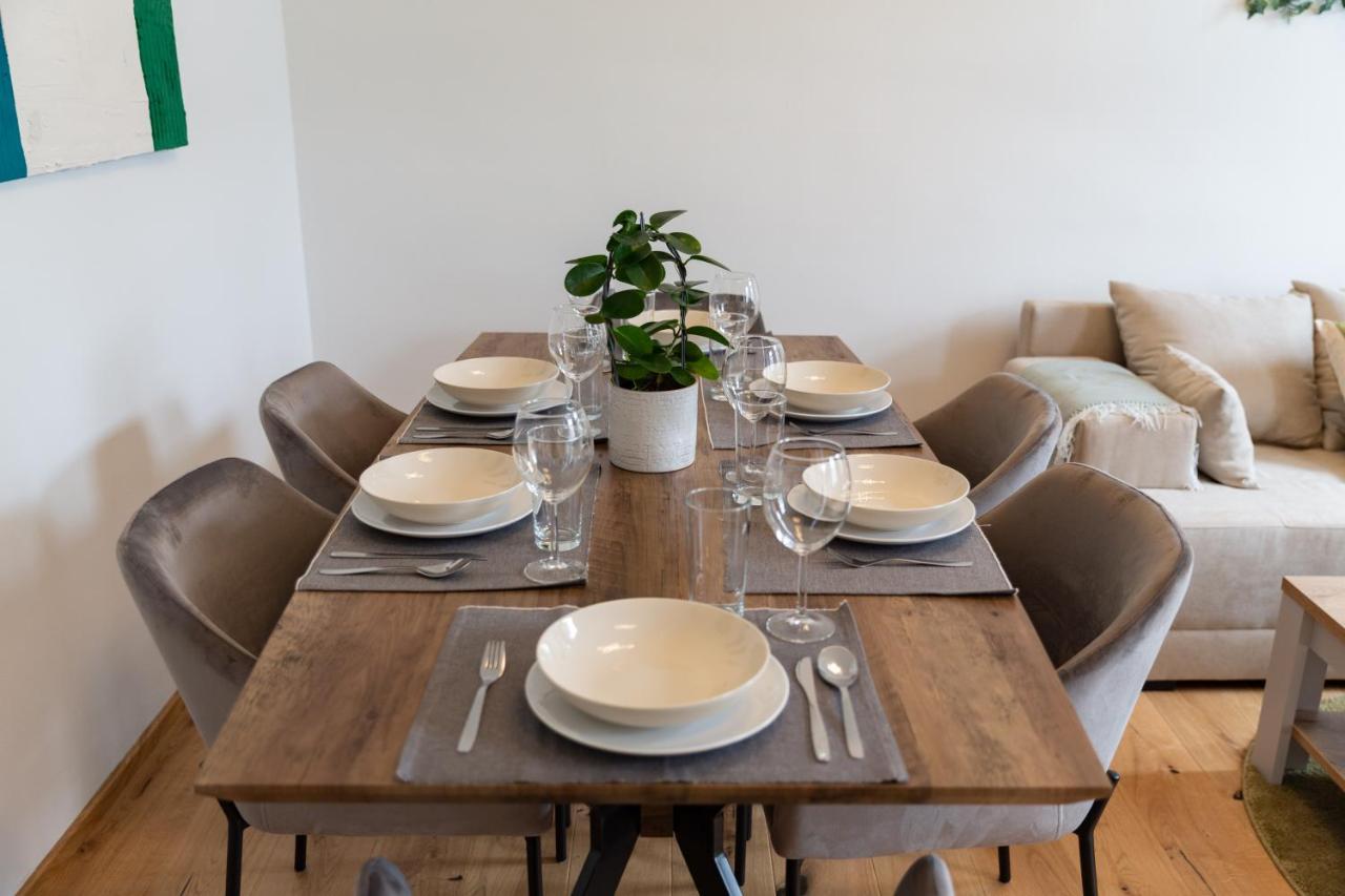 Cozy, Generous City Apartment - 10 Min To City-Centre - Contactless 24H Check-In Wina Bagian luar foto