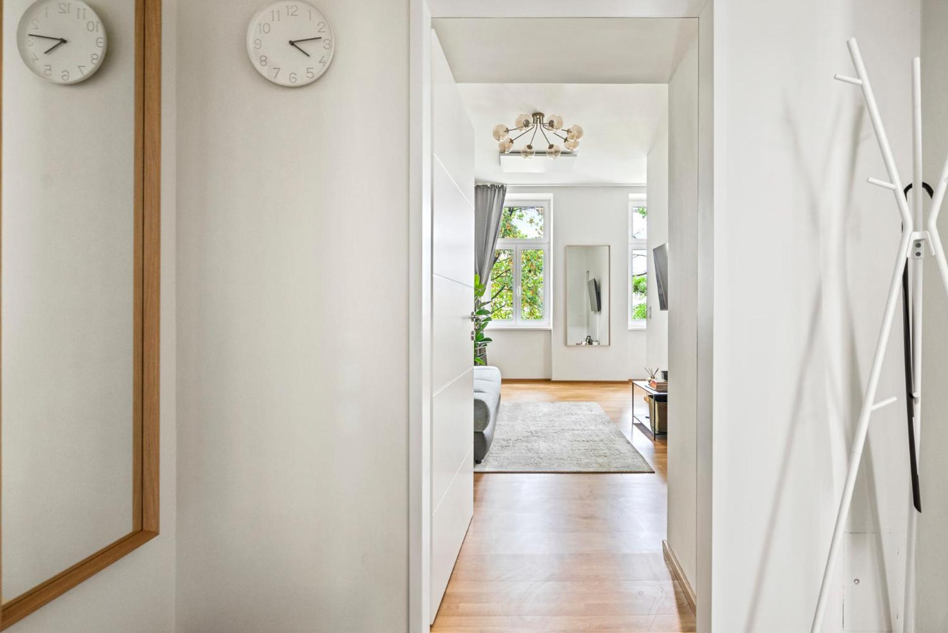 Cozy, Generous City Apartment - 10 Min To City-Centre - Contactless 24H Check-In Wina Bagian luar foto