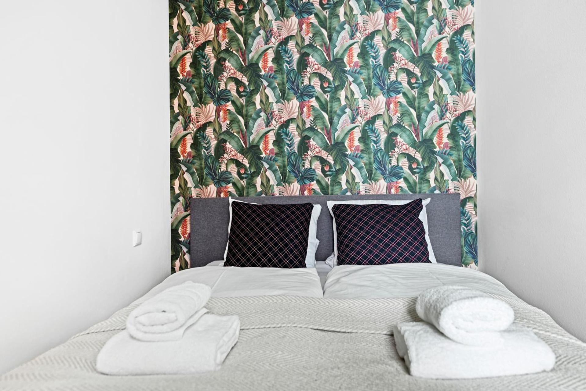 Cozy, Generous City Apartment - 10 Min To City-Centre - Contactless 24H Check-In Wina Bagian luar foto