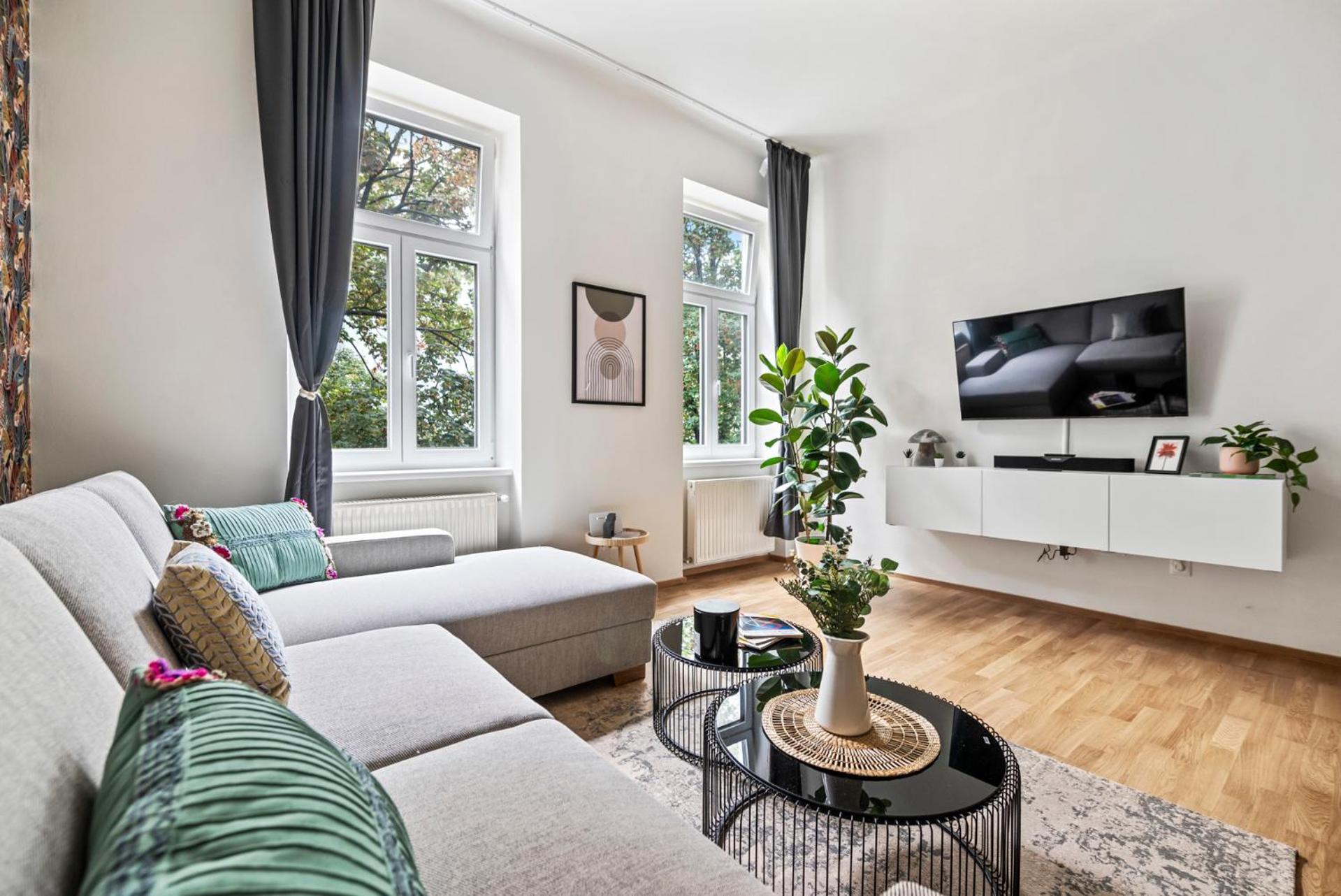 Cozy, Generous City Apartment - 10 Min To City-Centre - Contactless 24H Check-In Wina Bagian luar foto