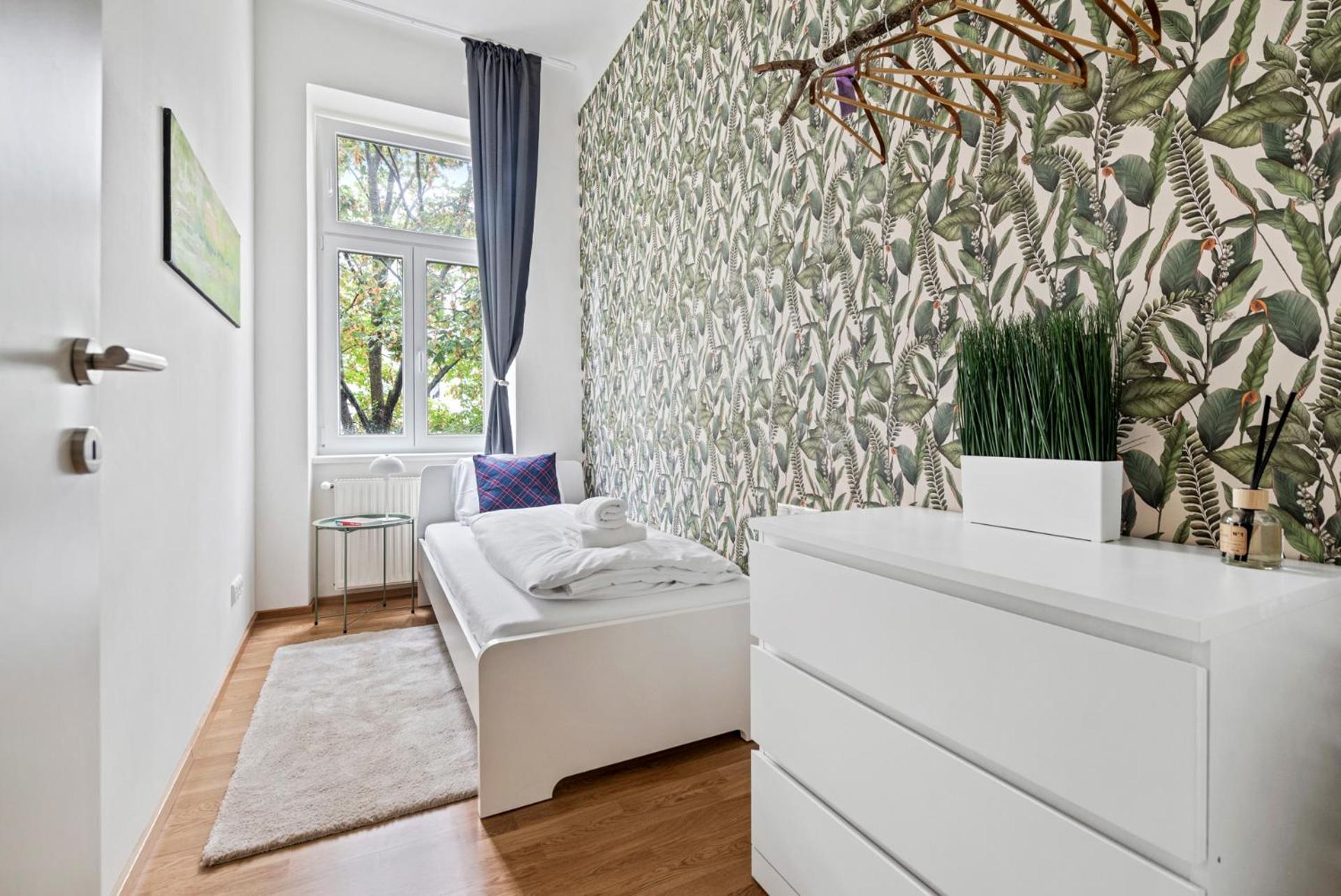 Cozy, Generous City Apartment - 10 Min To City-Centre - Contactless 24H Check-In Wina Bagian luar foto
